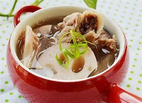 筒子骨藕汤