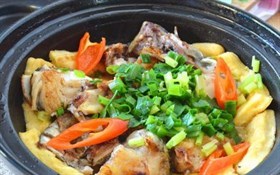 鱼头焖豆腐