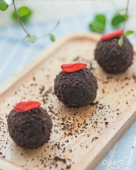 山药紫米巧克力球