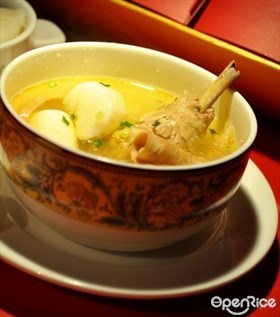 墨鱼炖鸡汤