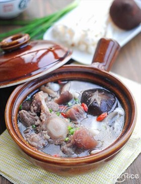 牛尾鲜菌汤煲