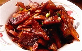 胡萝卜炒牛肉