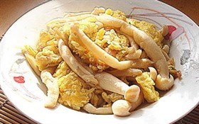 蟹味菇炒蛋