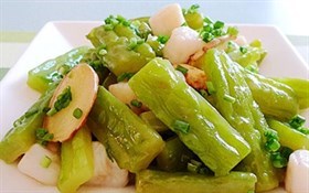 鲜带子炒苦瓜