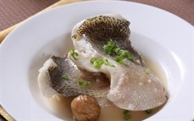 清蒸酸梅鲈鱼