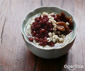 红豆薏仁龙眼养颜汤