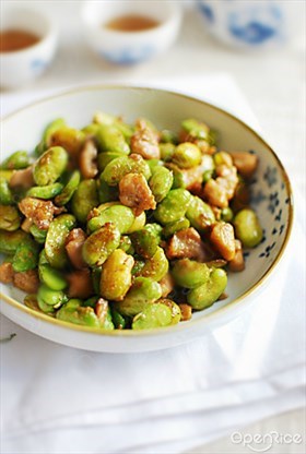 沙茶蚕豆炒鸡丁