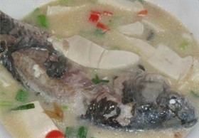 鲫鱼豆腐汤