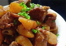 土豆炖排骨