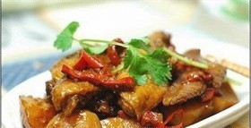 土豆炖鸡块