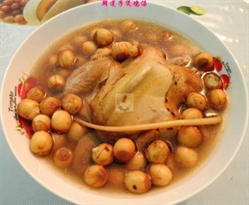 鲜莲子煲鸡汤