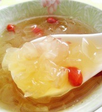 雪莲子银耳糖水