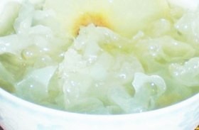 冰糖银耳雪梨羹