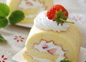 草莓奶油蛋糕卷