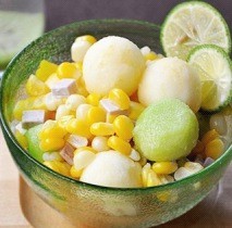 橄榄油玉米水果沙拉