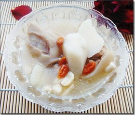 山药蹄花汤