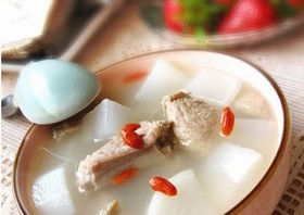 白萝卜枸杞排骨汤