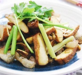 咸肉炒香干