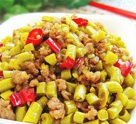 酸豆角炒肉沫