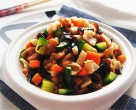 脆藕炒鸡米