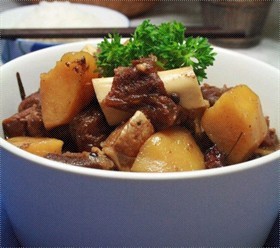 土豆烧牛尾
