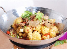 干锅花菜牛腩