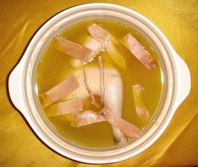 益母草鸡汤