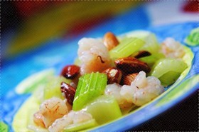 西芹杏仁炒虾仁