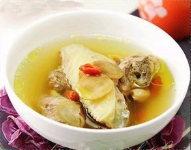 洋参红杞鸡汤