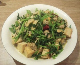 虾酱茼蒿炒豆腐