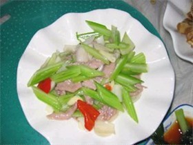 西芹牛柳