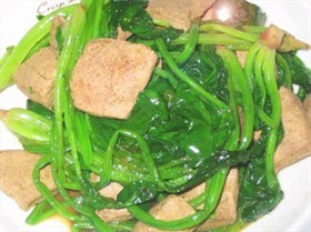 菠菜炒猪肝