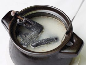 药膳乌鸡汤