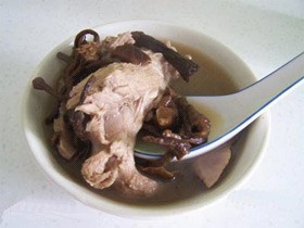茶树菇棒骨汤