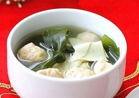三文鱼圆海带汤