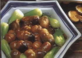 蚝油草菇烩面筋