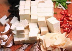 虾油烧木耳豆腐