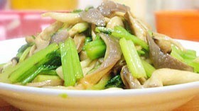 芹菜炒平菇