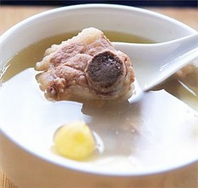 山药莲子煲脊骨