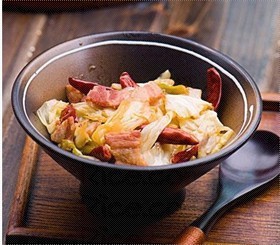 干锅培根手撕包菜