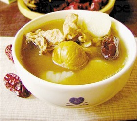 栗子煲鸡汤