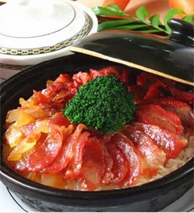 广式腊肠煲仔饭
