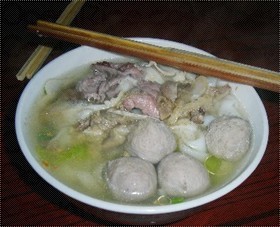 牛肉粿条汤