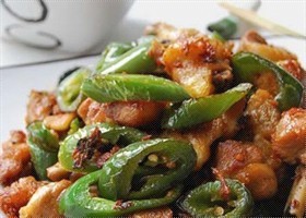 干煸青椒鸡块