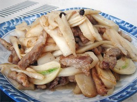鸡腿菇炒肉片