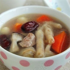 红枣莲子鸡爪汤