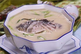 木棉花鲫鱼汤