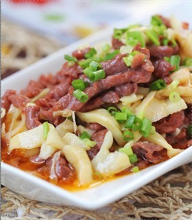 酸笋炒牛肉