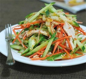 黄瓜拌鸡丝