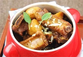 红酒咖喱木耳脆排